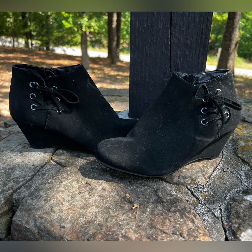 Elegant Black Lace-Up Ankle Booties